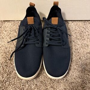 Izod Dark Blue Sneakers with Brown Details